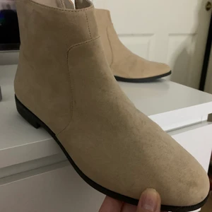 Skor - Knappt använda skor