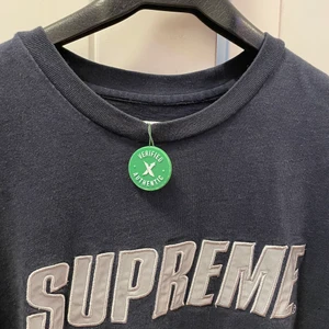 Supreme tröja - Asfet supreme tröja med StockX taggen kvar alltså autentisk (äkta). Storlek L och toppskick Con 10/10 PRIS DISKUTERAS I DM
