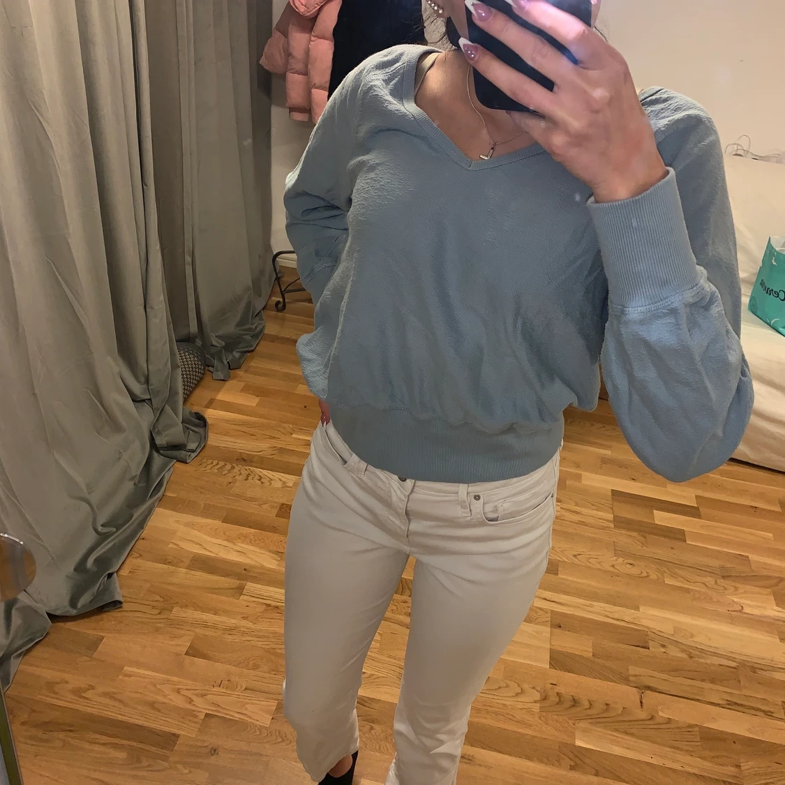 Ljus blå V-ringad tröja  - 90