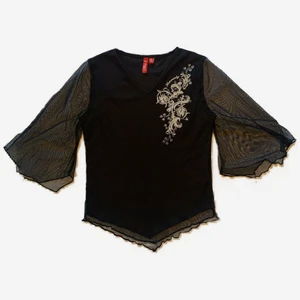 90s mesh top - svinball croppad mesh-tröja med vida armar❤️ barnstorlek så ganska liten och tight i armarna, den är lite tight på mig som är en s😎