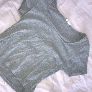 Topp - Fick den i present förra året och är helt ärligt inte min stil så har aldrig använt den. 