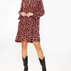 GANNI-klänning - Storlek 38, använd två gånger. Nypris ~1900kr