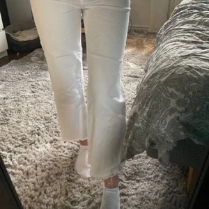 Jeans  - Vita jeans från lager 157, köparen står för frakten💞
