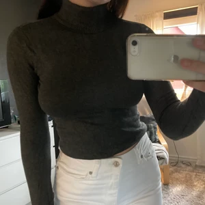 Polotröja - Grå polotröja från Vero Moda XS, köparen står för frakten💞