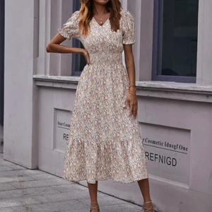 Ny klänning - Helt ny oanvänd klänning, stl L