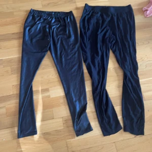 byxor - den till vänster är tights och det är storlek small och medium på den och den till höger är vanliga byxor och det är storlek small på dem och de båda två för 250