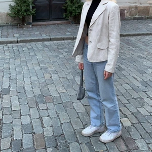 Linne blazer - Säljer min linneblazer köpt från secondhand , är från ett dansk varumärke. Endast använd en gång