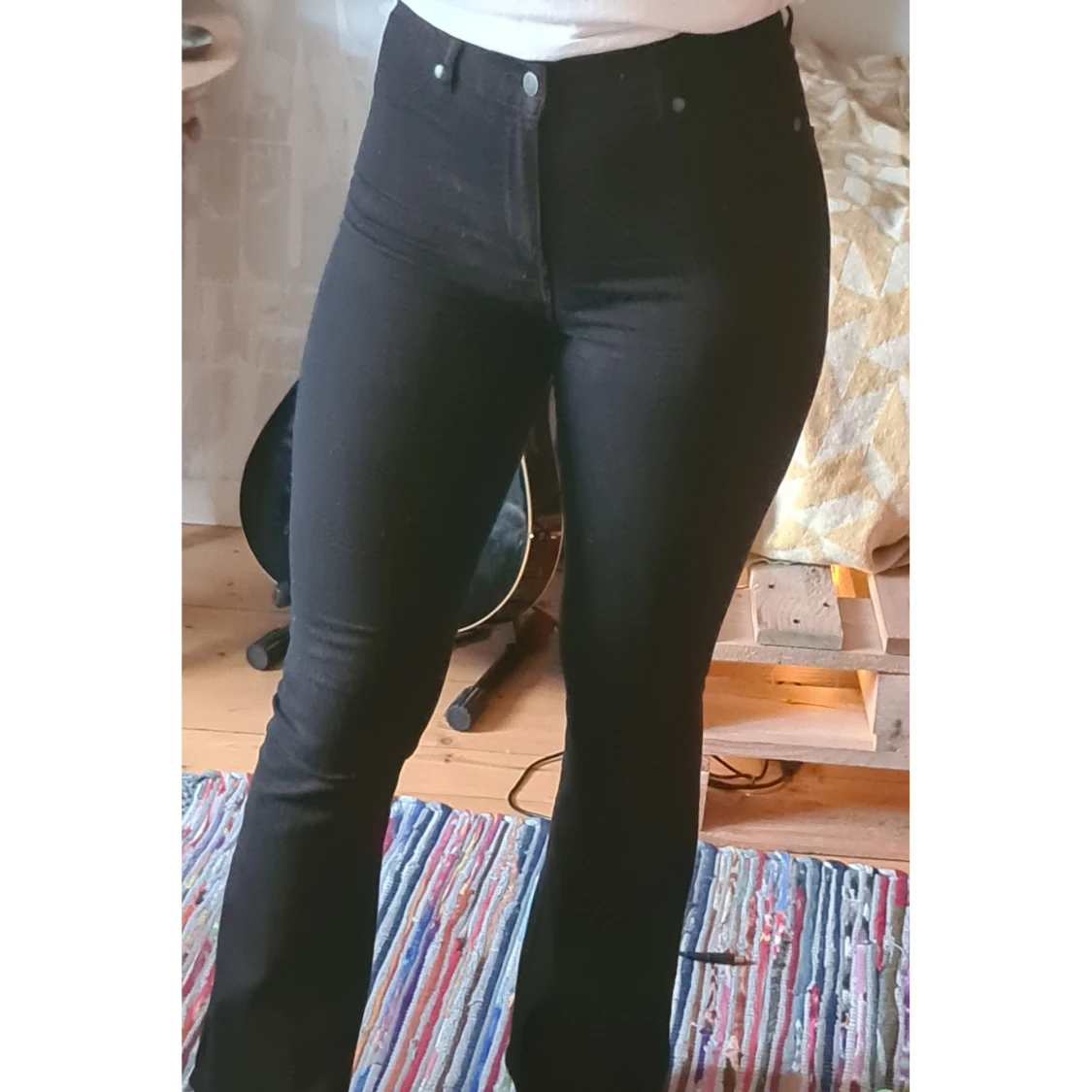 Svarta bootcut jeans