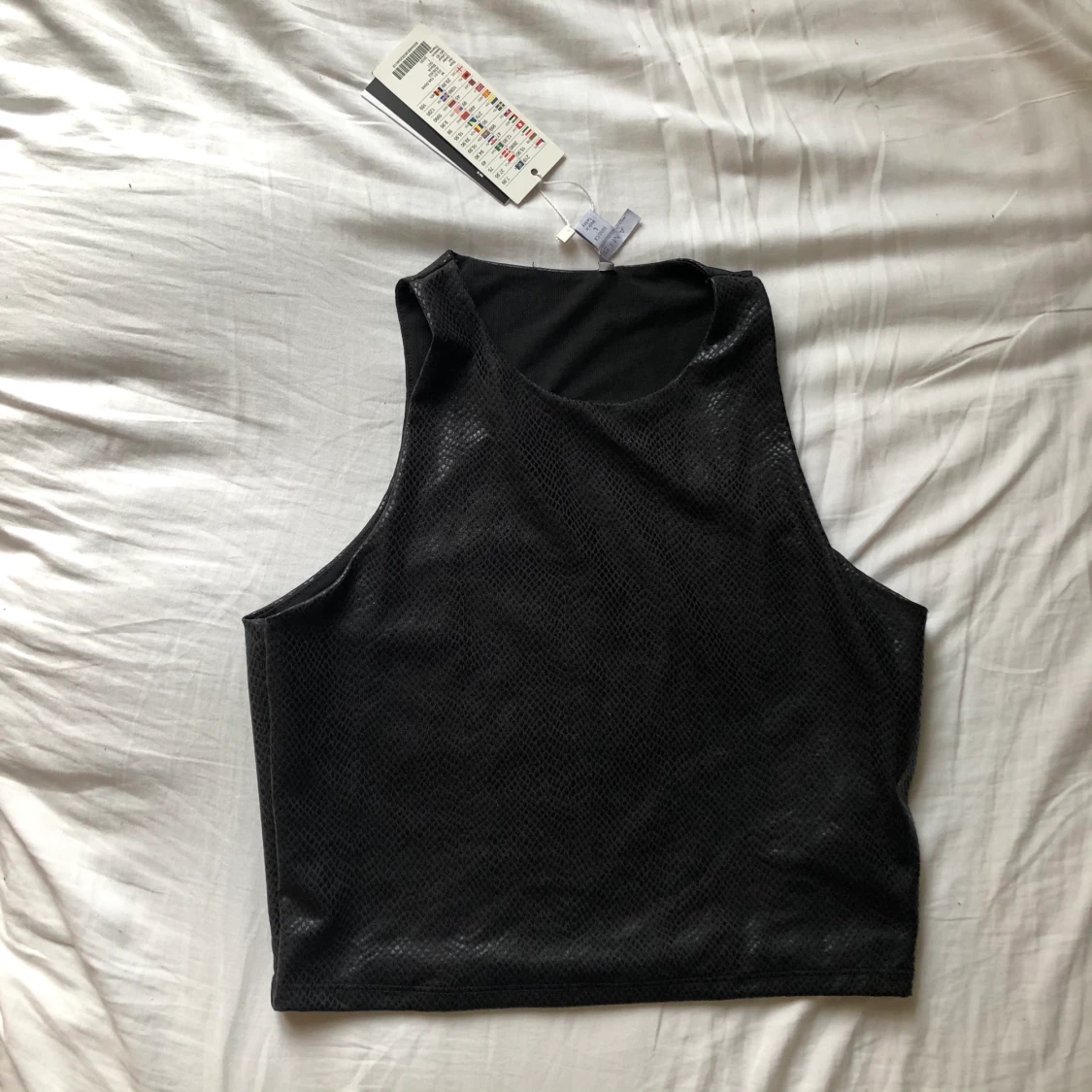 Glansigt ormmönstrat linne. Helt nytt! - 90