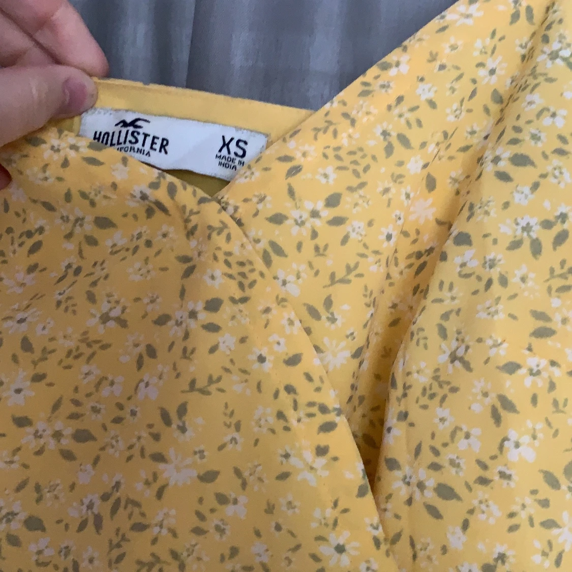 Gul klänning från hollister - 91