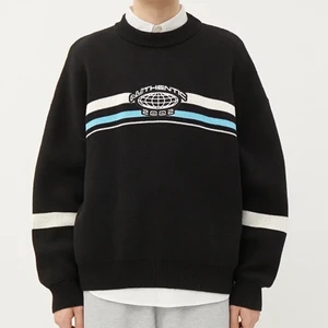 Weekday tröja  - Weekday tröja med disign på framsidan. Buda om fler är intresserade. Kan frakta.