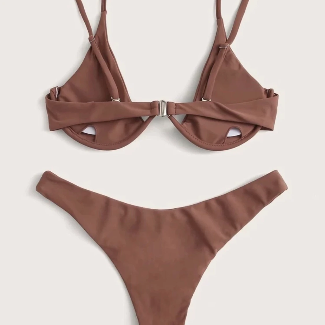Brun bikini  - 90