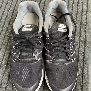 Nikeskor  - Träningsskor i fint skick säljes. Storlek 38. Nypris ca 899kr. Mitt pris 400kr