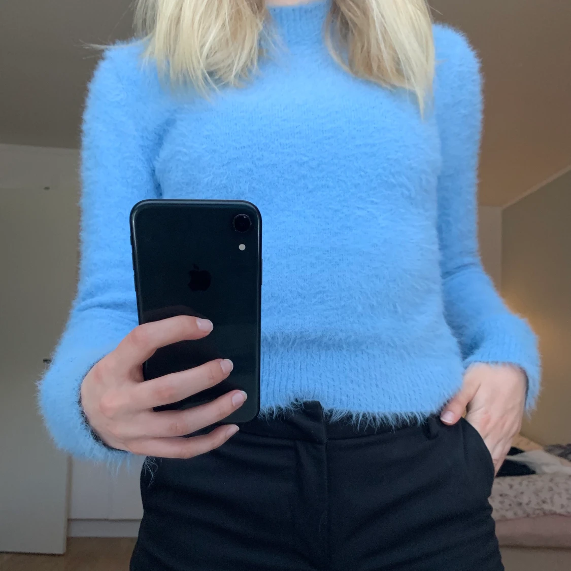 Blå fluffig tröja  - 90