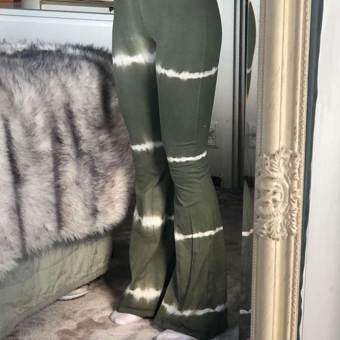 Högmidjade batik byxor 