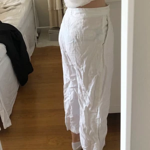 Linnebyxor - Säljer dessa croppade linnebyxor som är perfekta till sommaren eftersom att de sällan kommer till användning🪴🤎