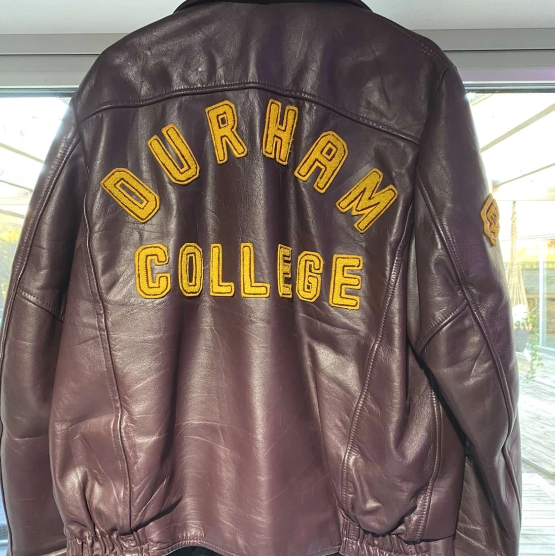 Läderjacka, Durham college - 90