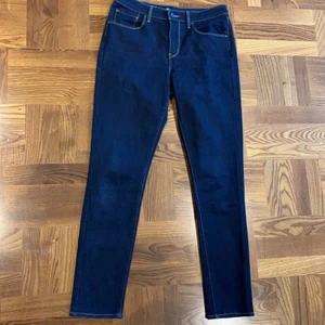 Levis - High Rise Skinny , gott skick 