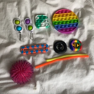 Fidget toys - Säljer olika fidget toys antingen tar du allt eller väljer ut saker du vill ha