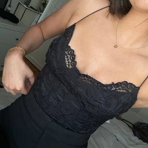 Spetsbody NLY ONE - Så fin spetsbody från NLY one. Aldrig använt då den är för liten.. 100 Kr inkl frakt 🌸