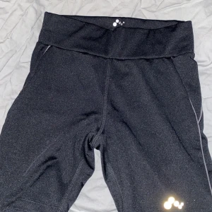 Cykelbyxor  - Svarts cykelbyxor, oanvända och är storlek xs