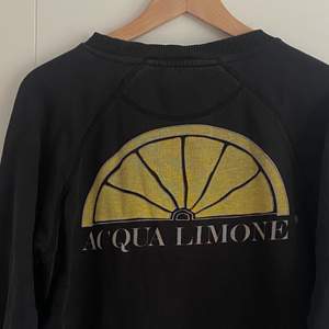 Acqua Limone tröja i storlek S. Köparen står för fraktkostnad. 