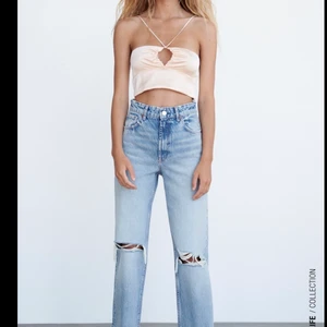 Croptop - Jättesnygg Croptop från ZARA i silke, säljer då den tyvärr var för liten för mig och det är för sent att returnera. 💞 HELT OANVÄND!