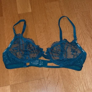 Lounge Underwear BH - Superfin BH i storlek 70B. Blågrön färg, aldrig använd. 