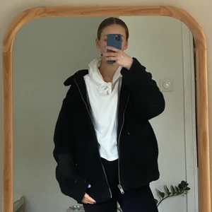 Oversized Vårjacka/Teddyjacka (Dickies) - Jätteball jacka från Dickies som bara tyvärr inte kommer till användning, men riktigt bra skick ❤️‍🔥 obs oversize! ❤️‍🔥
