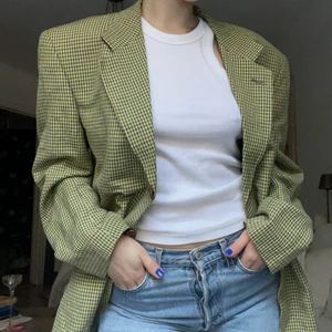 Vintage oversized rutig kavaj - Otroligt charmig vintage oversized kavaj med rutigt mönster😍😍😍 (jag har storlek 36 i överdelar och underdelar och är 170)