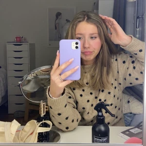 Prickig tröja hm - Superskön stickad tröja från hm, använd men i gott skick. Köpt för ca 400kr💕