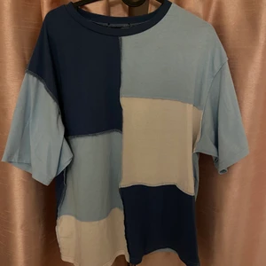 T-shirt - T-shirt från Shein i storlek M. Köparen står för frakten 