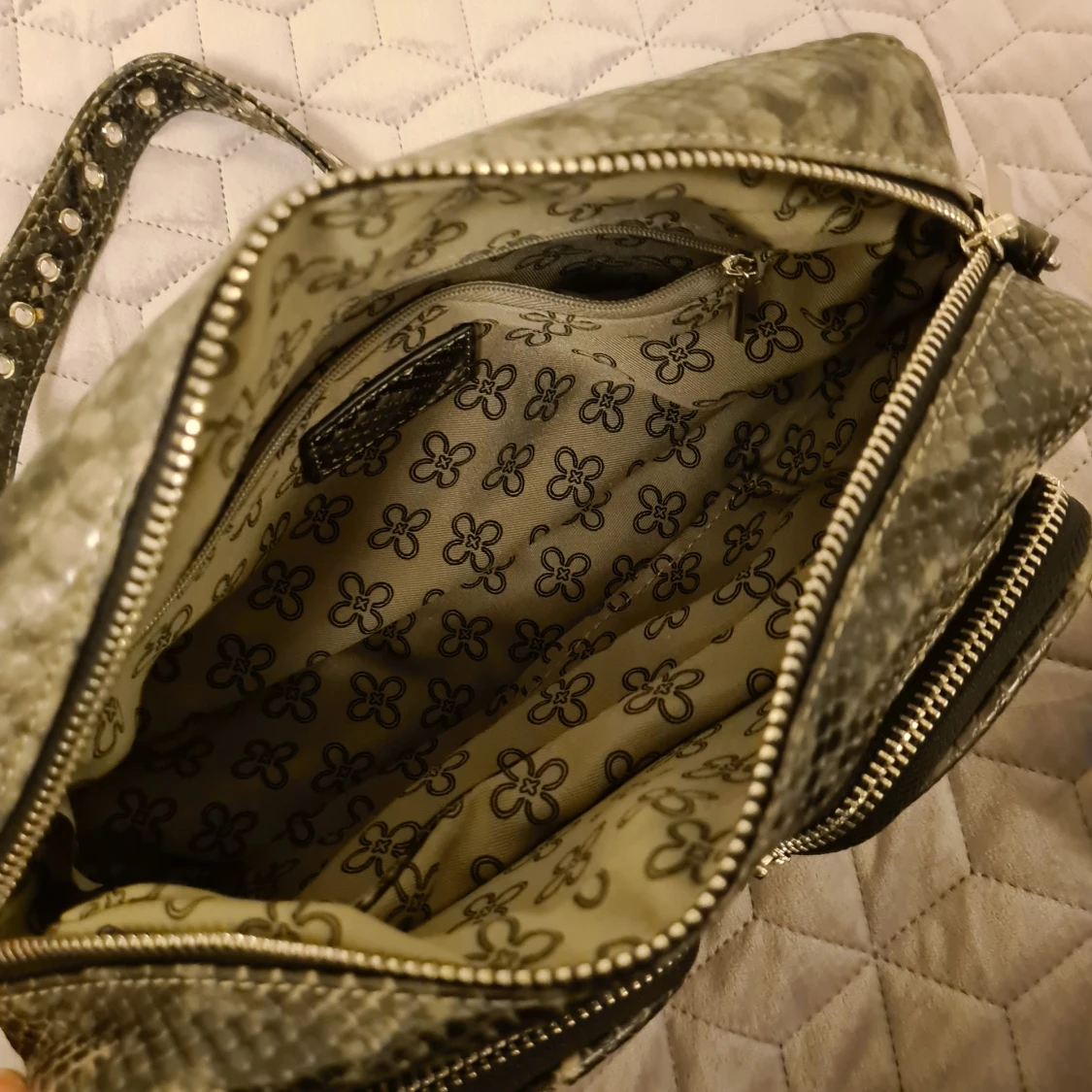 Nunoo-liknande  - 90