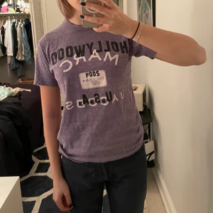 Marc Jacobs t-shirt - Så himla cool Marc Jacobs tröja i en lila färg💜😍 