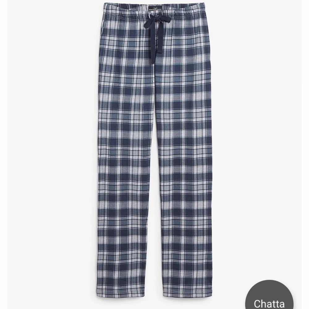 Säljer dessa pyjamas byxor från kappahl, i storlek L men sitter som en M , jag har vanligtvis m i byxor ! Priset går att diskutera! Skriv om ni är intresserade ❤️ jag bjuder på frakten !. Jeans & Byxor.