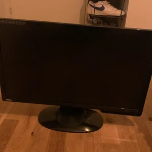 24 tums skärm benq 60 hz - En riktigt bra skärm för kontoret även för den som spelar