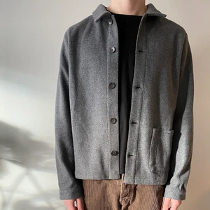 Jacka Native Youth strl M - Stilren grå jacka från Native Youth i storlek M. 47% ull. Använd endast 2-3 gånger. Nyskick. Nypris: 1149kr