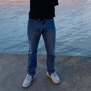 Jeans - Levis jeans, knappt använda mycket bra skick. Skriv om du har några frågor 