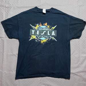 XL Tesla band tshirt