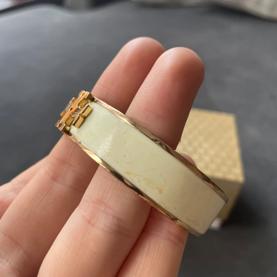 Tory Burch armband vitt  - 90