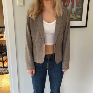 Kavaj  - Kavaj från h&m storlek 46 men känns som en storlek 36 