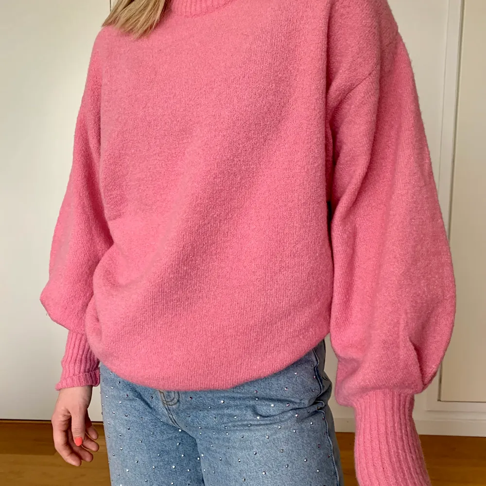 Helt ny rosa stickad tröja från Ginatricot, storlek S. Köpt för  299. Köparen står får frakt!😜. Stickat.