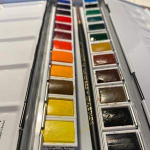 Professional watercolors - Rembrandt, barely used. They come in a beautiful gift box. Vibrant, lightfast. Price of a new set: 1390kr