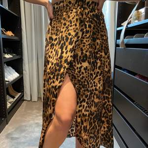 Jättefin leopard kjol! Jätteskön & somrig!