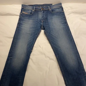 Diesel Jeans  - Ett par jeans från Diesel som har blivit för små på mig. Bra begagnat skick och passar till allt! 