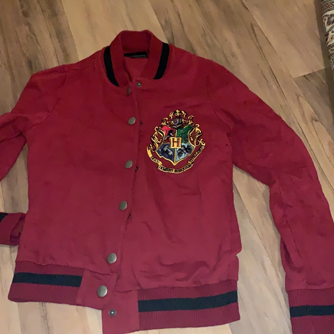 Jacka/kofta med hogwarts tryck