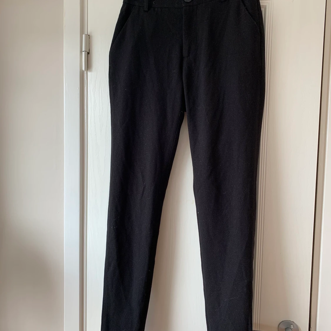 Svarta kostymbyxor från Custommade 