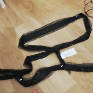 Scarf - En svart super snygg scarf(aldrig använd). Från Kappahl. 