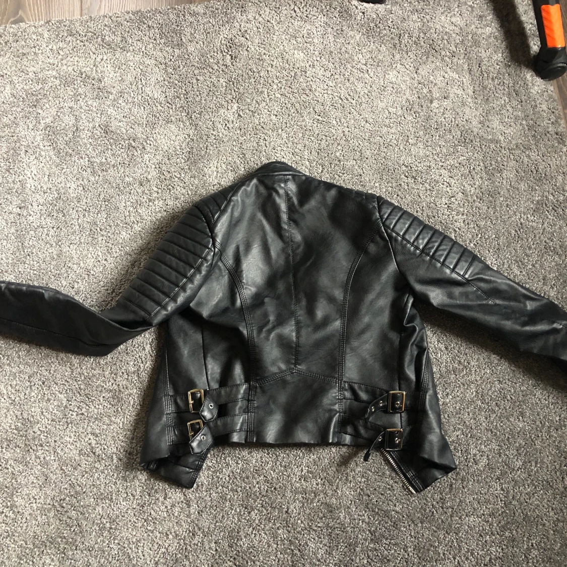 Skinnjacka, strl 36 - 90