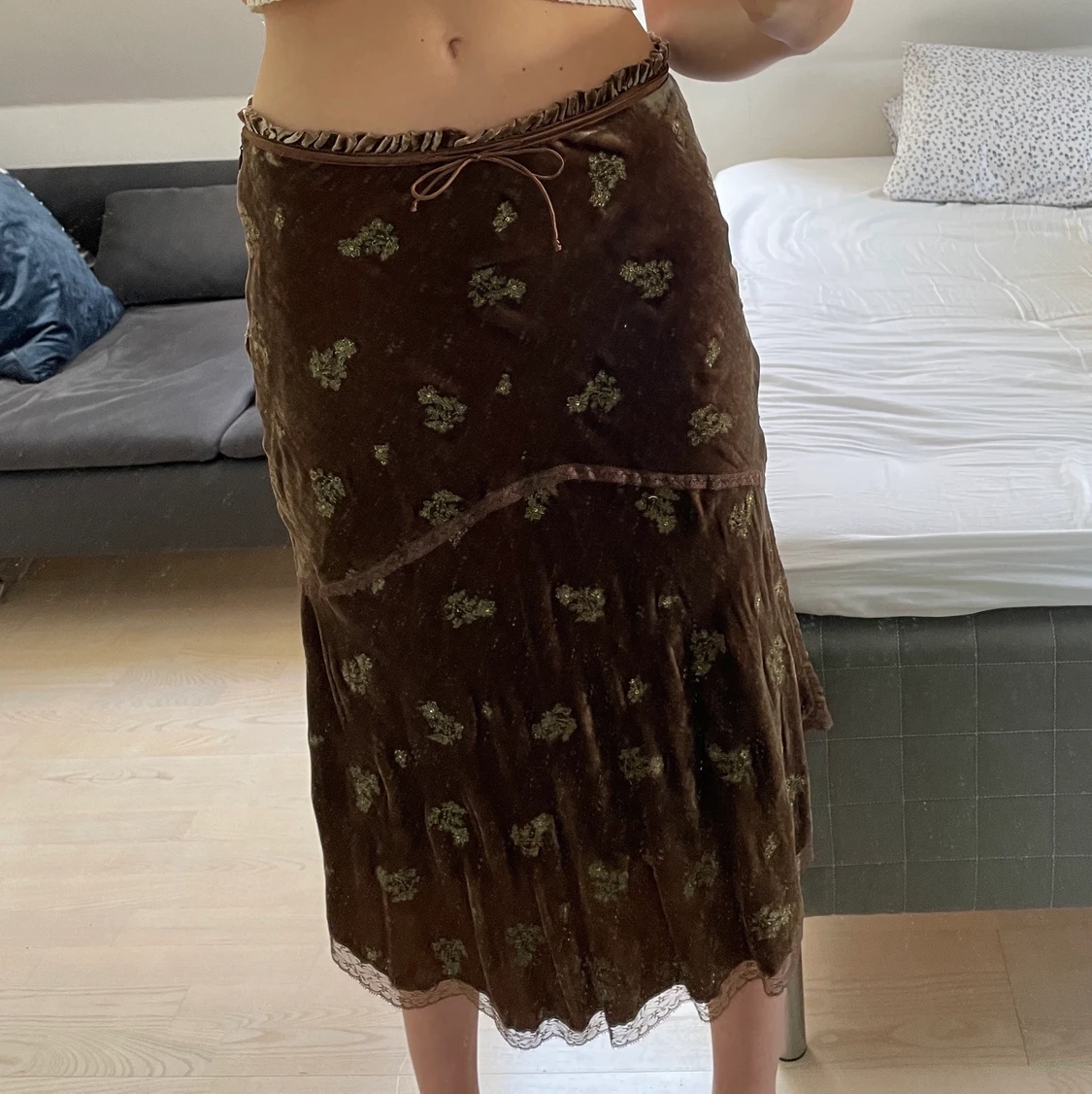 Vintage y2k midikjol från Massimo Dutti